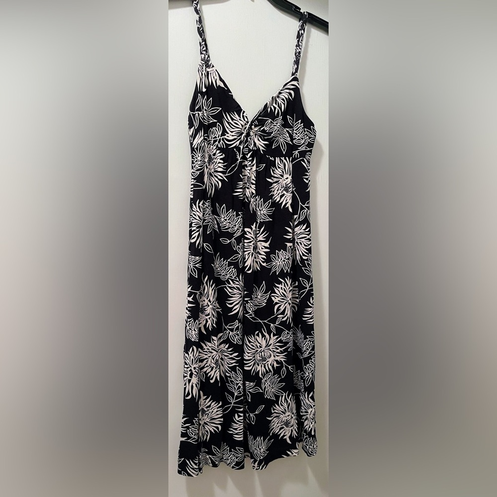 New York & Company Black and White Tropical Floral Print Dress sz med